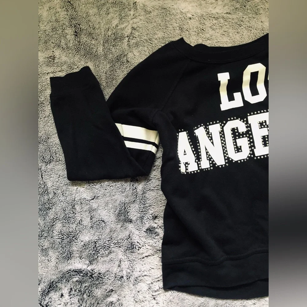 Sweater - Picture 5 of 6